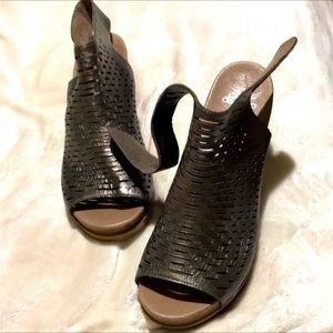 Dansko Women's Danae Block or Chunky Heel Leather Shoes Size 11